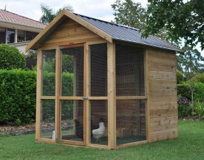CEDAR "RANCH" HEN HOUSE - CAT ENCLOSURE