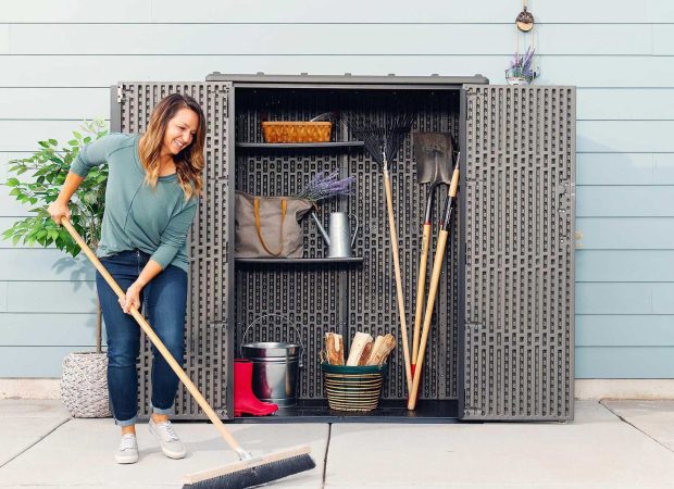 LIFETIME VERTICAL SHED WITH SHELVES 1.4mx0.7m