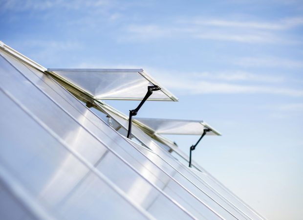 Palram-Canopia_Greenhouses_Balance_10ft_3m_Silver_Features_Roof-Vent v2 Palram-Canopia_Greenhouses_Balance_10ft_3m_Silver_Features_Roof-Vent v2