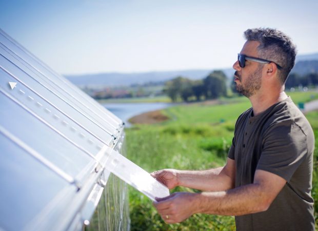 Palram-Canopia_Greenhouses_Balance_10ft_3m_Silver_Features_Sliding Panels 3 Palram-Canopia_Greenhouses_Balance_10ft_3m_Silver_Features_Sliding Panels 3