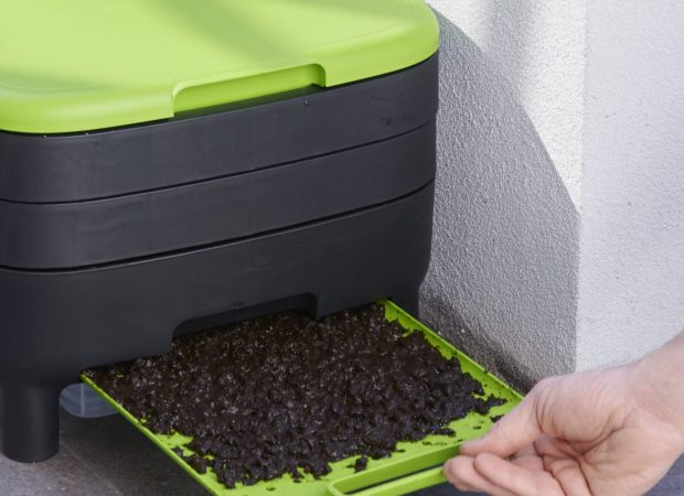 MAZE Worm Farm with 2 Shelf Kit & 1000 (approx) worms