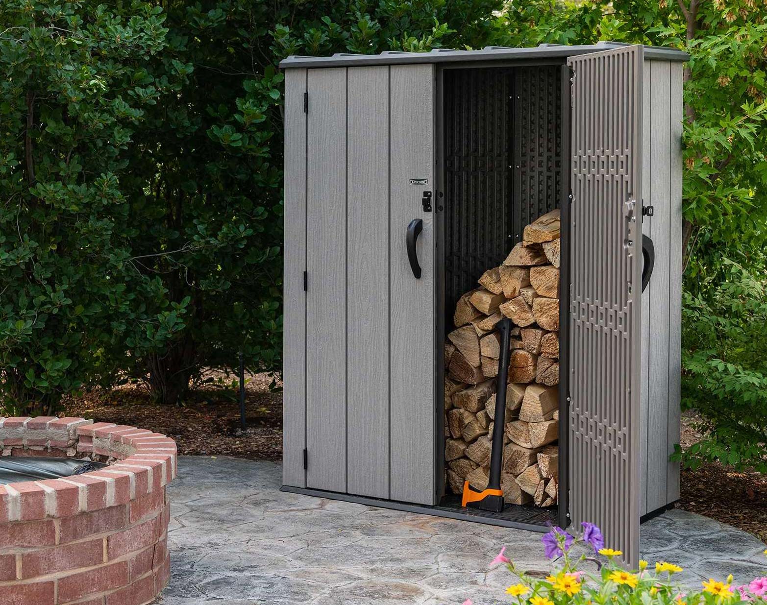 LIFETIME VERTICAL SHED 1.4m x 0.7m