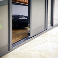 Palram-Canopia_Garden_Studio_Copenhagen_Black_Feature_Locking system 3